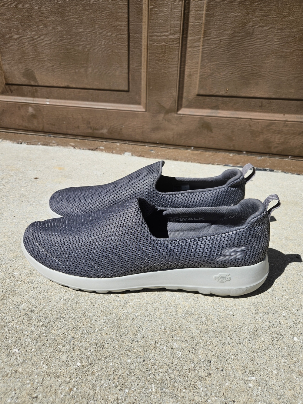 Skechers GOwalk Max Clinched Charcoal/White Mesh Slip-On Shoes Men's 12 US